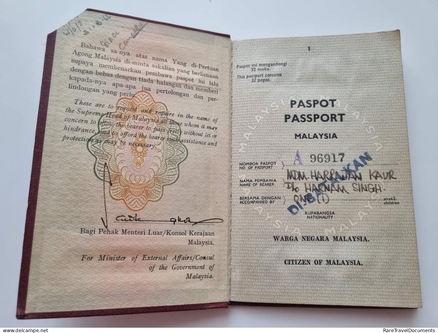 MALAYSIA Passport Passeport Reisepass 1965 - Mother With Son - Historische Dokumente