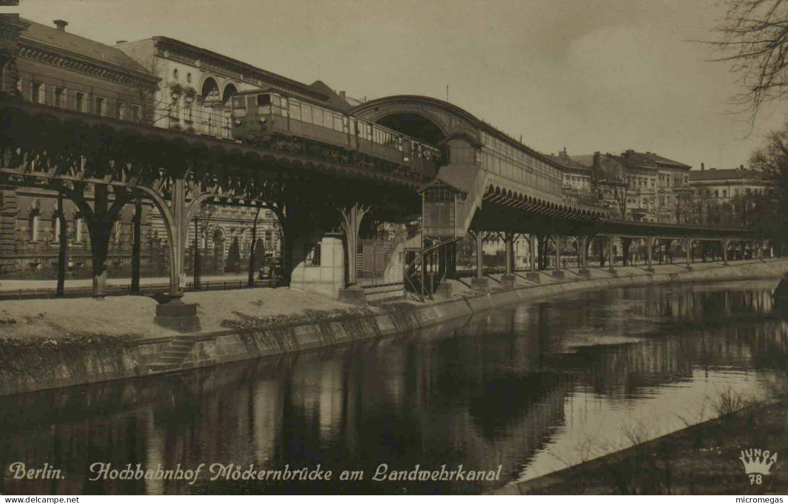 Berlin - Hochbahnhof Möckernbrücke Am Landwehrkanal - Trains