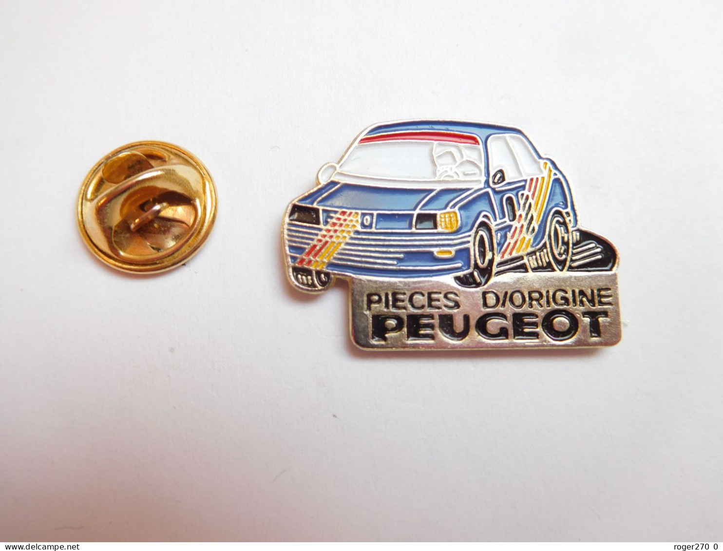 Beau Pin's , Auto Peugeot , Pièces D'origine , Signé Yoshinori - Peugeot