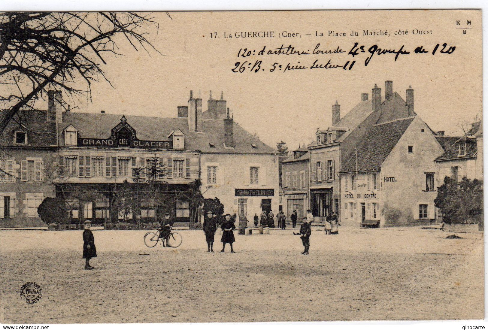 La Guerche Sur L'aubois Place Du Marché - La Guerche Sur L'Aubois