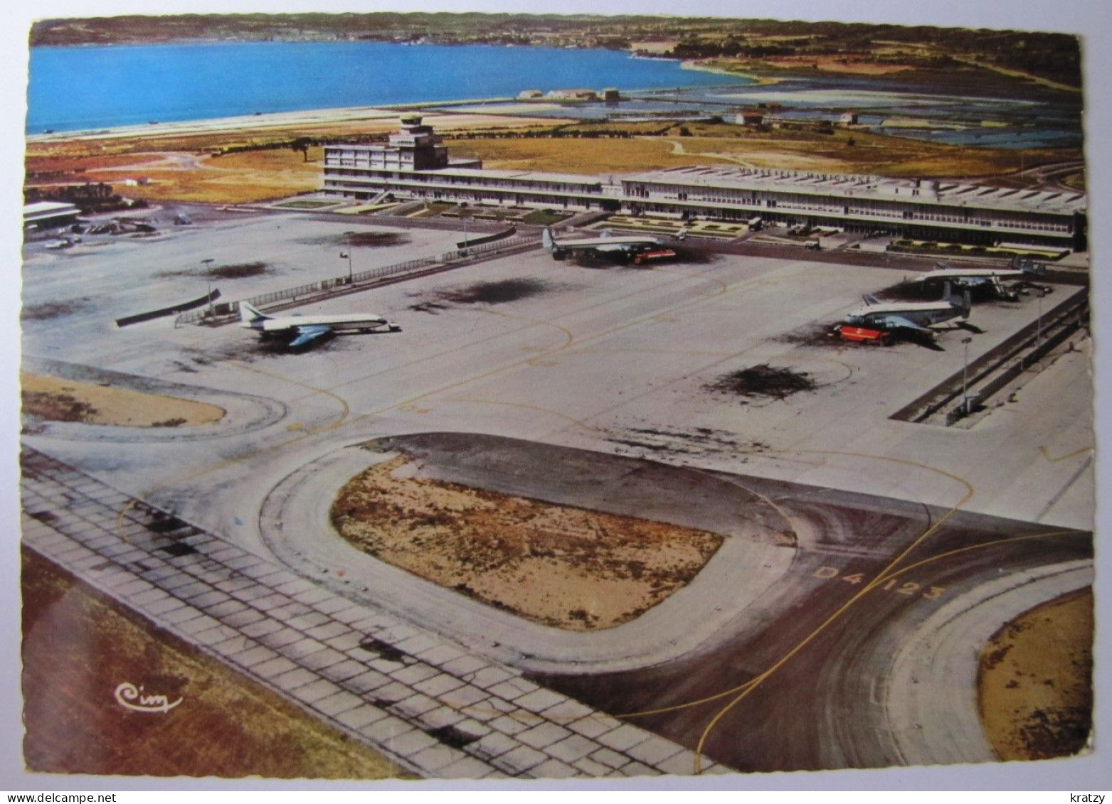 FRANCE - BOUCHES-DU-RHÔNE - MARIGNANE - L'Aéroport - Marignane