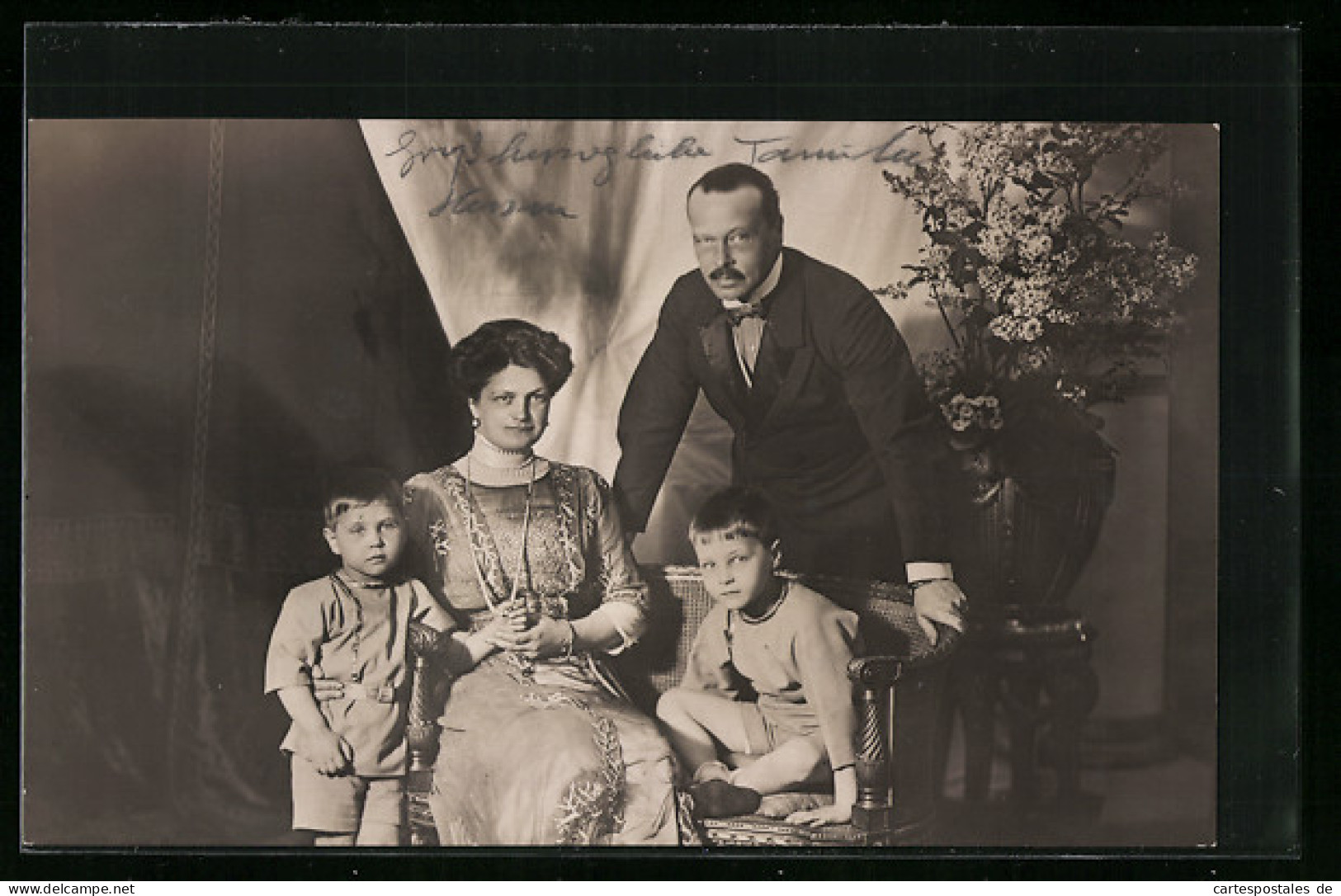AK Grossherzogin Von Hessen-Darmstadt Mit Ihrer Familie, Postkartenwoche 1912  - Familles Royales