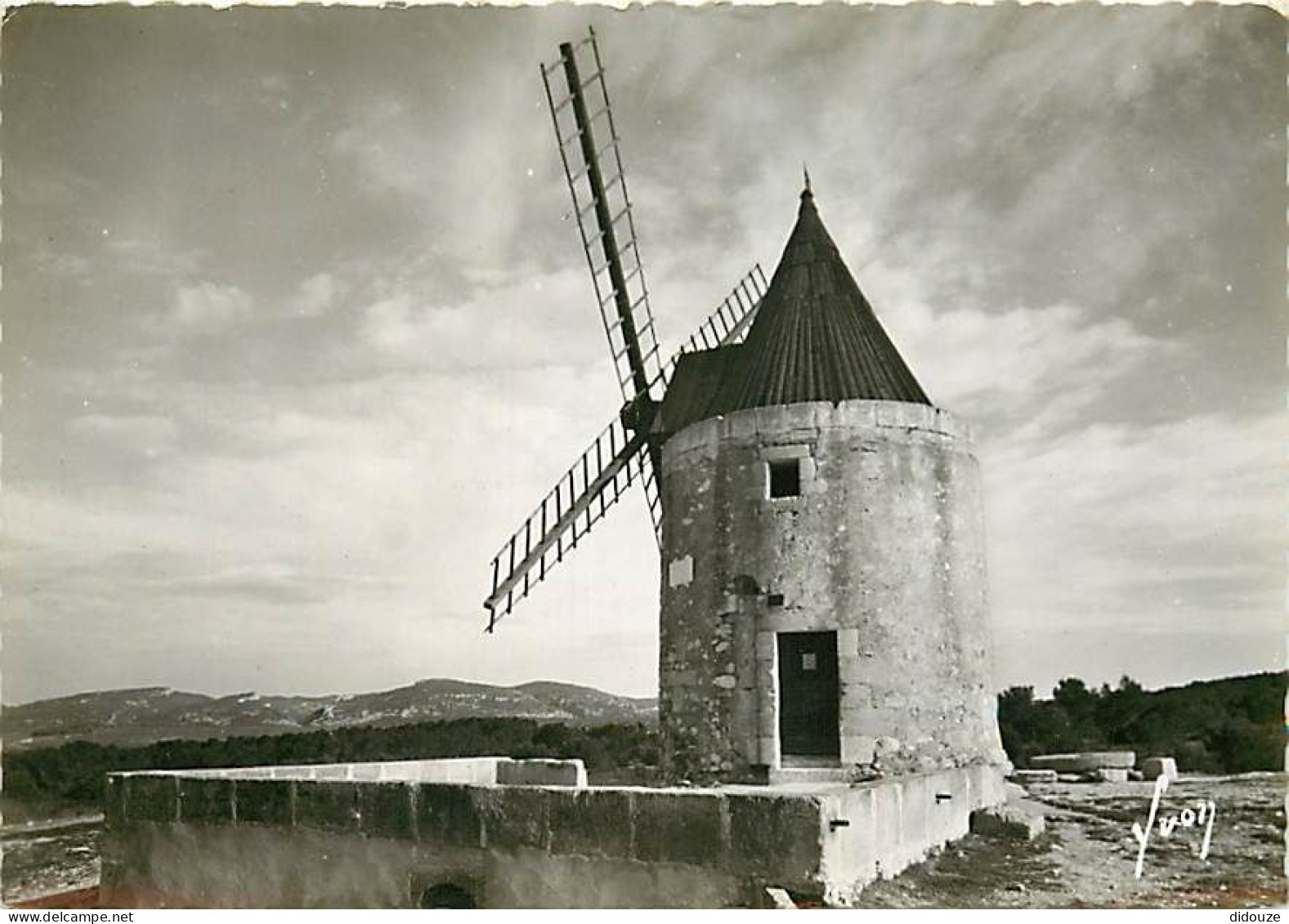 13 - Fontvieille - Le Moulin D'où Alphonse Daudet A Daté Ses Lettres De Mon Moulin - CPSM Grand Format - Voir Scans Rect - Fontvieille