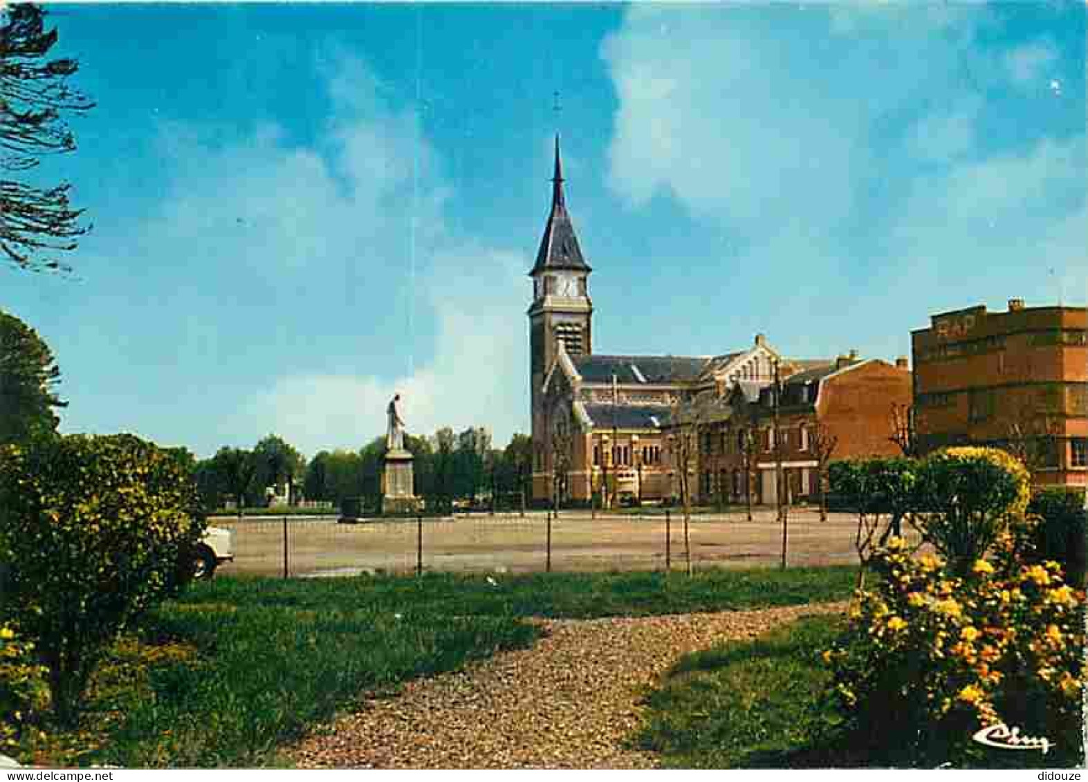 80 - Chaulnes - Place De L'Eglise - CPM - Voir Scans Recto-Verso - Chaulnes