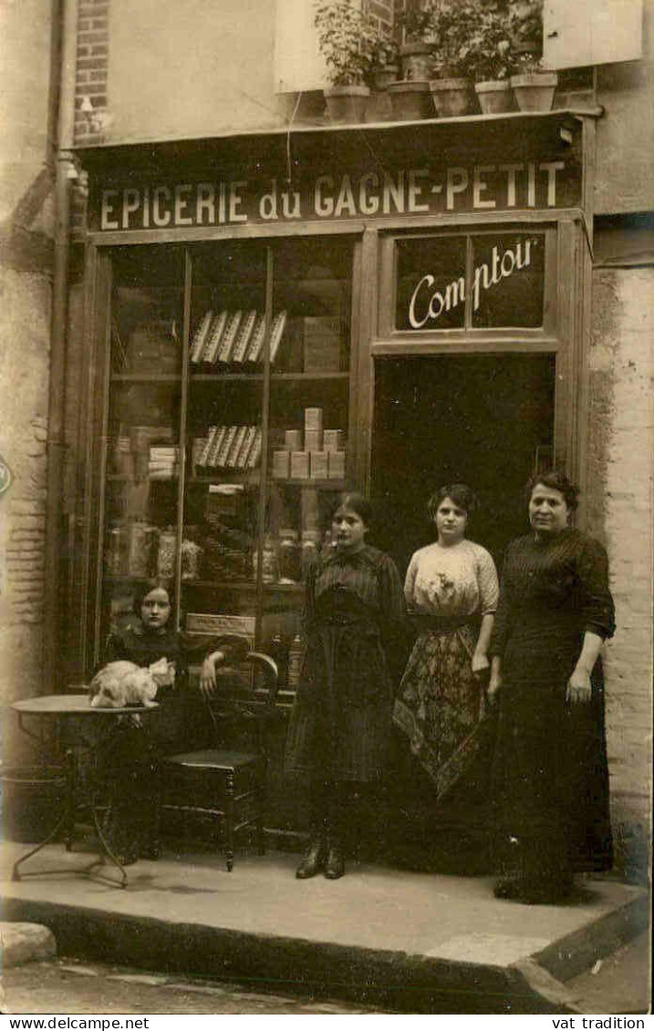 COMMERCE - Carte Postale Photo D'une Petite Épicerie Avec Personnages - L 152096 - Magasins