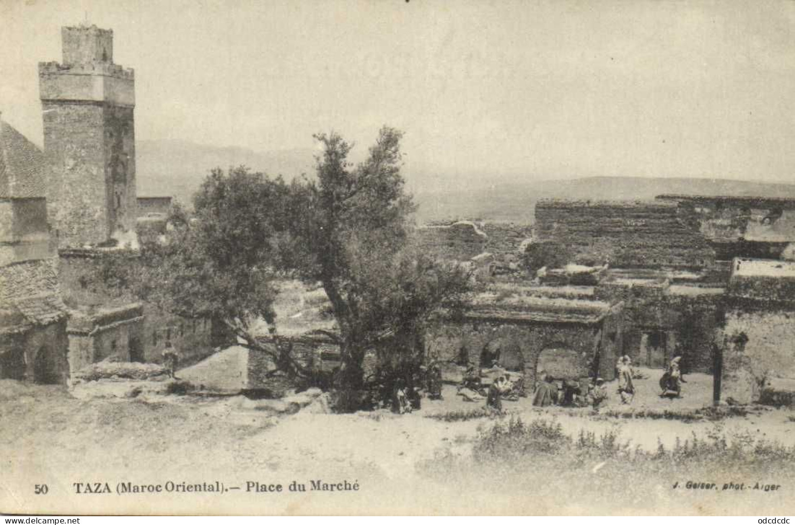 TAZA (Maroc Oriental) Place Du Marché Animée  RV - Autres & Non Classés