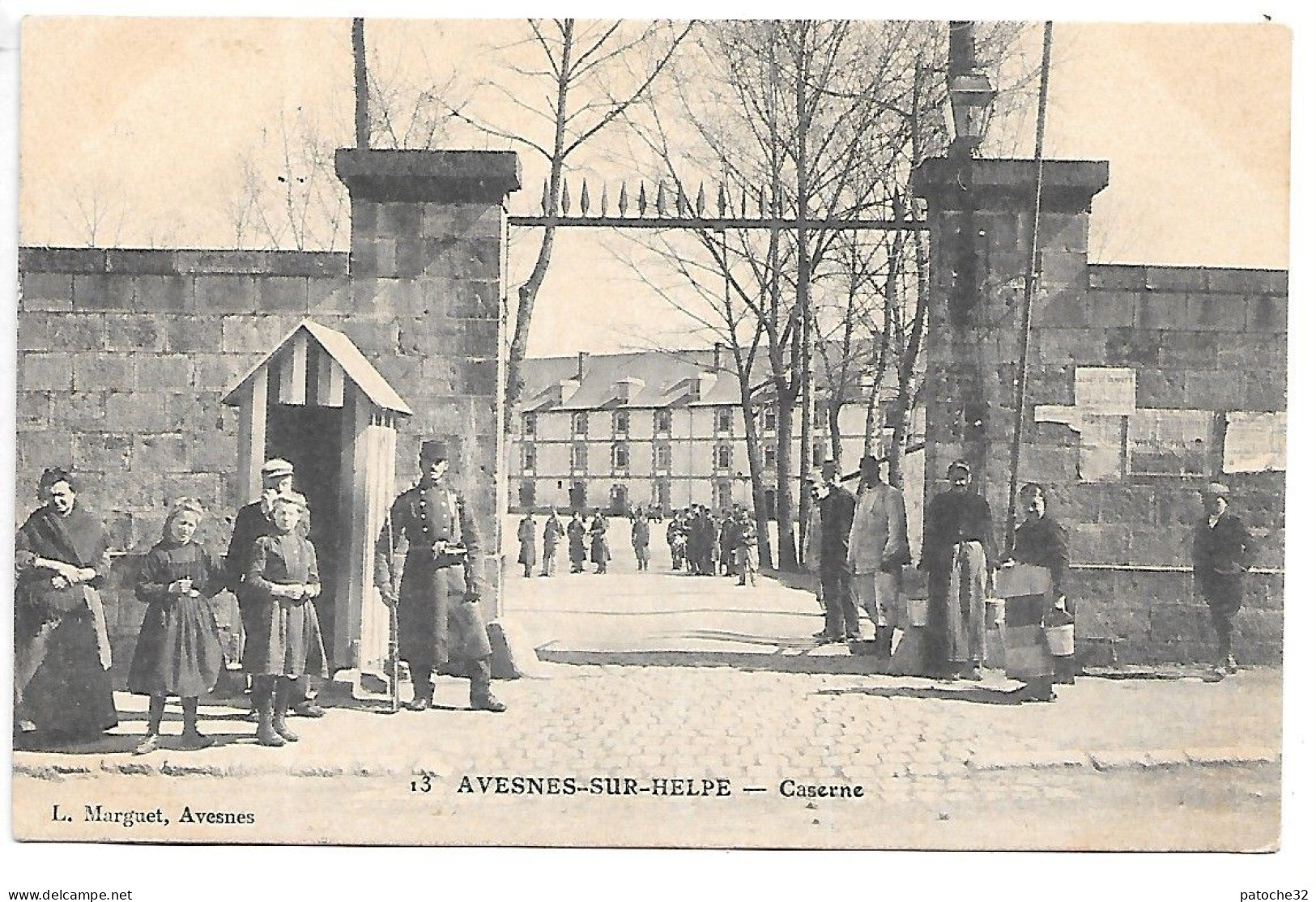 Cpa...Avesnes-sur-Helpe...(nord)...caserne...1906...animée... - Avesnes Sur Helpe