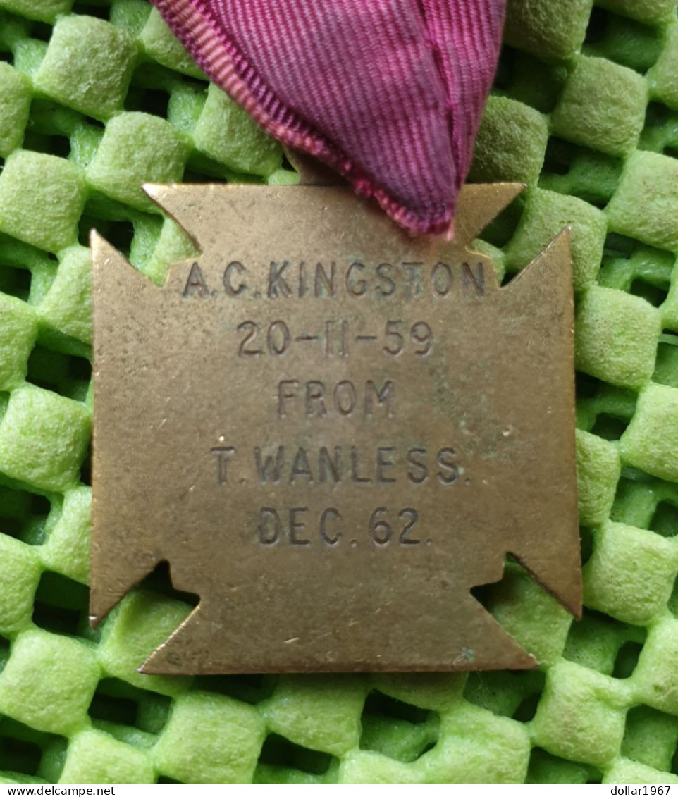 Medaile  :  Vintage : Royal Order Of The Buffaloes - 1945 - 1956- 1962 -  Original Foto  !!  Medallion  V.K - Autres & Non Classés