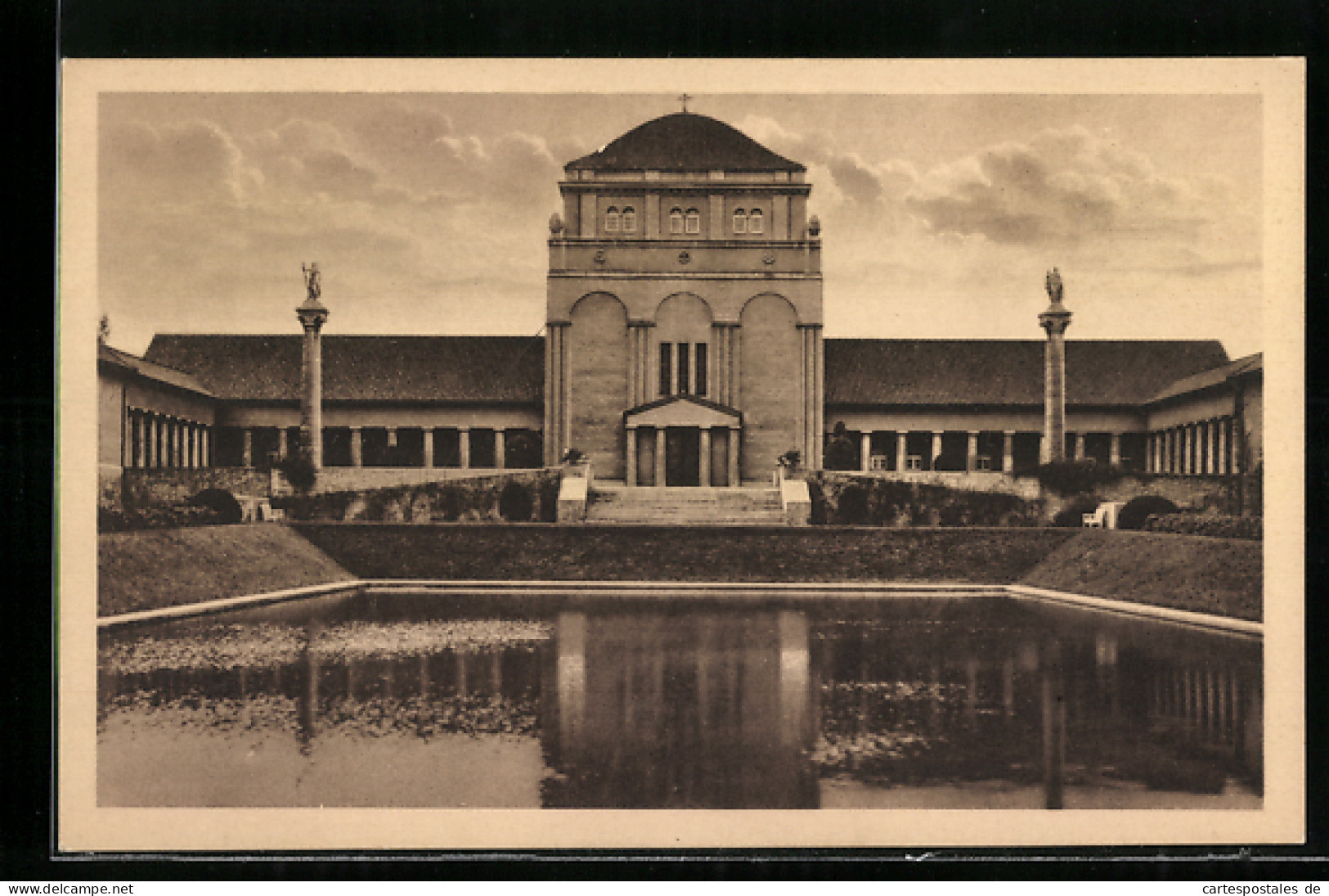 AK Halle /Saale, Gertraudenfriedhof, Hauptgebäude Mit Wasserbecken  - Sonstige & Ohne Zuordnung