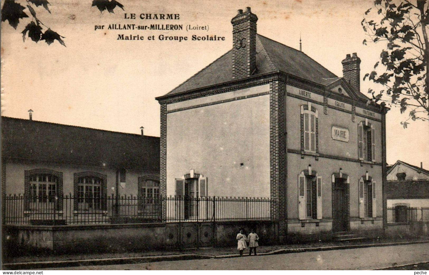 N°359 W -cpa Le Charme -mairie Et Groupe Scolaire- - Other & Unclassified