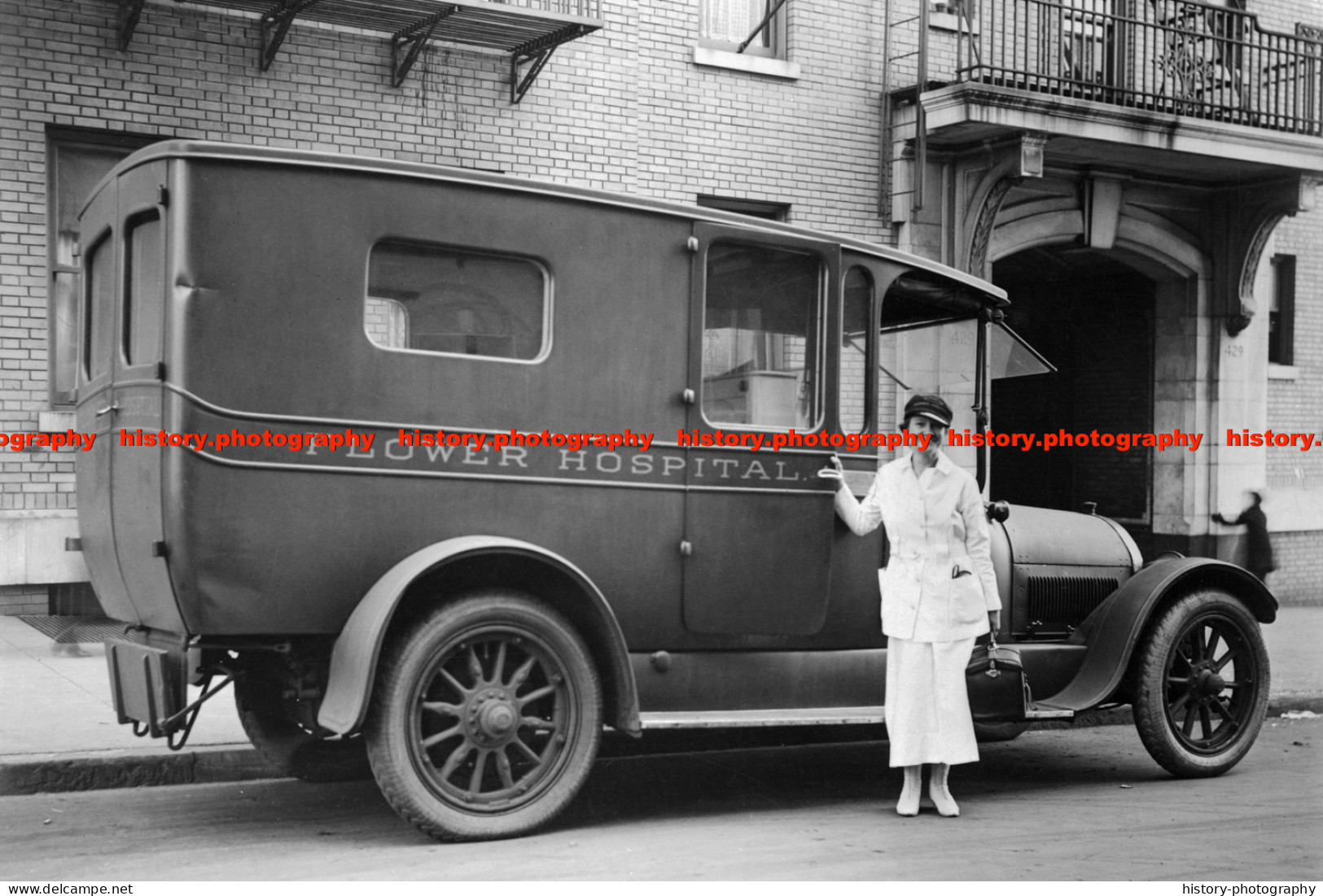 F014994 Ambulance. Nurse. Flower Hospital - REPRODUCTION - Other & Unclassified