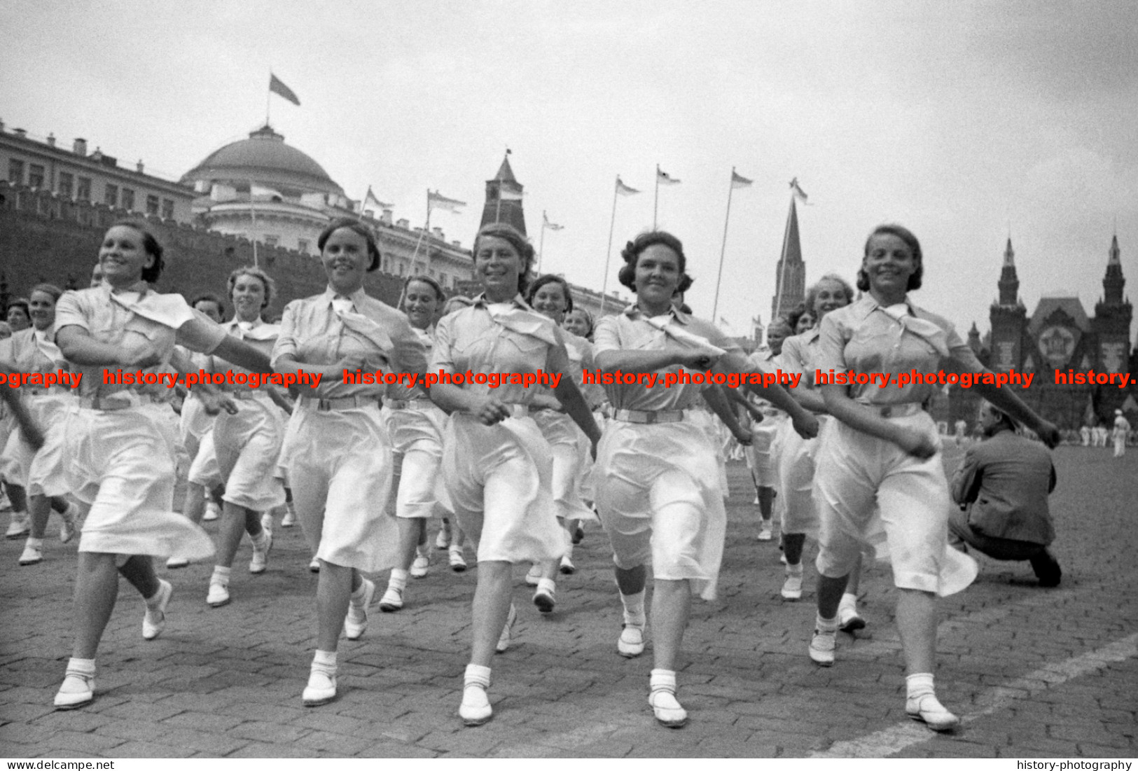 F014973 Athlete Parade. Girls. USSR. Russia. Moscow. 1938 - REPRODUCTION - Other & Unclassified