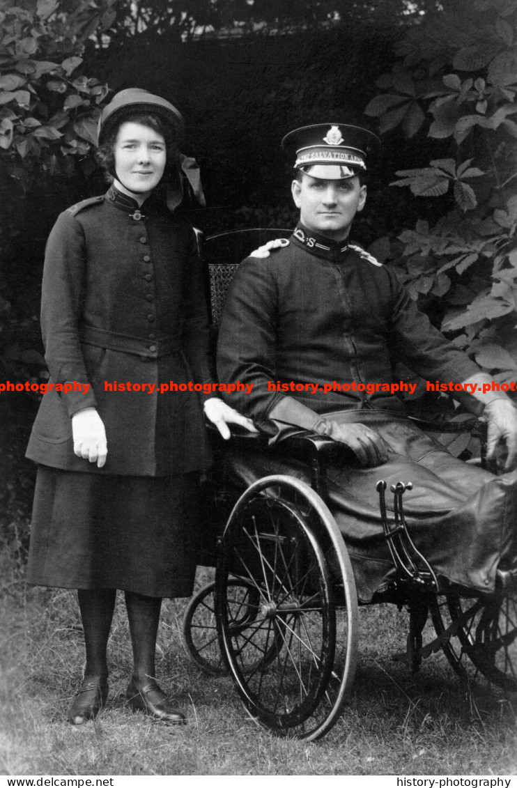 F015799 Salvation Army Bandmaster George Marshall And His Wife. South Tyneside. 1910 - REPRODUCTION - Other & Unclassified
