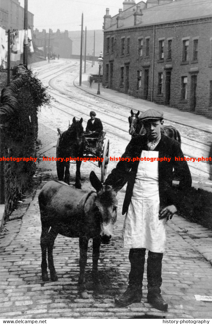 F015791 Young Boy And Man With Donkey On Bankhouse Lane. Halifax. West Yorkshire. 1905 - REPRODUCTION - Other & Unclassified