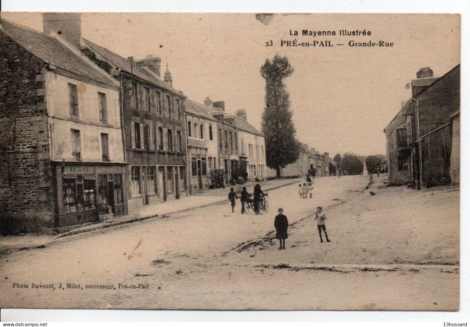 Carte Postale Ancienne Pré En Pail - Grande Rue - Pre En Pail