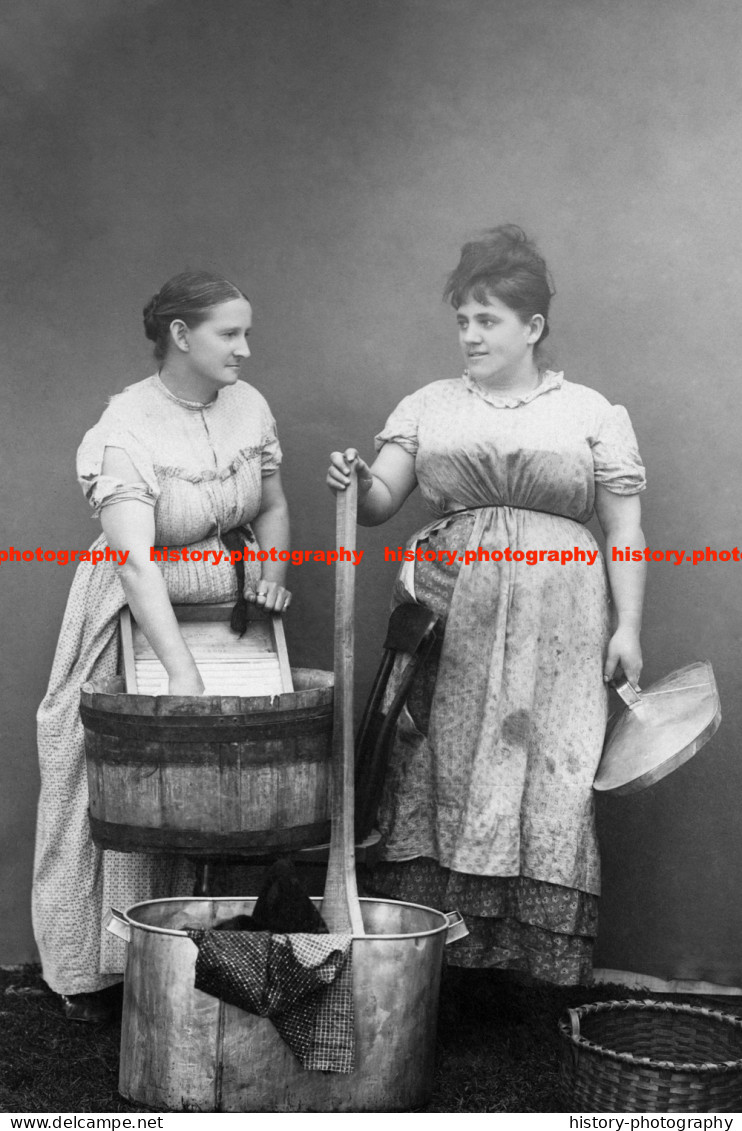 F015756 Two English Laundress With Wash Buckets. 1899 - REPRODUCTION - Other & Unclassified