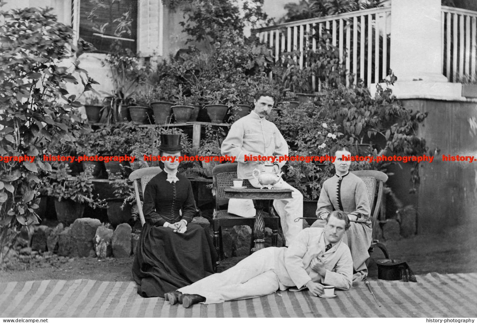 F015751 English Couples Drinking The Tea In Garden. India. 1895 - REPRODUCTION - Other & Unclassified