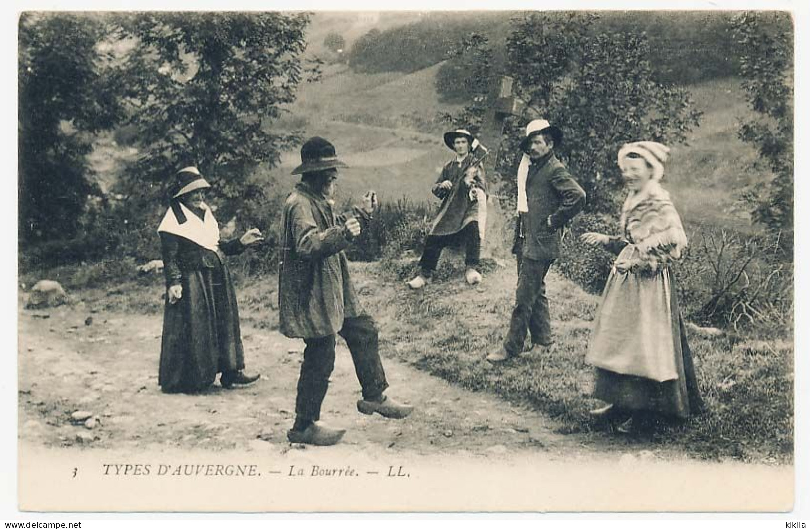 CPA 9 X 14 Costume Folklorique AUVERGNE (5) La Bourrée Danse Sabot - Costumes