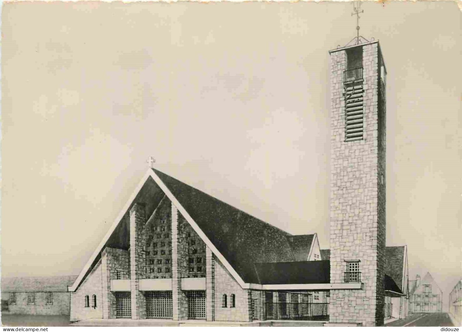 62 - Le Portel - La Nouvelle Eglise Et Son Beffroi - Mention Photographie Véritable - Carte Dentelée - CPSM Grand Format - Le Portel