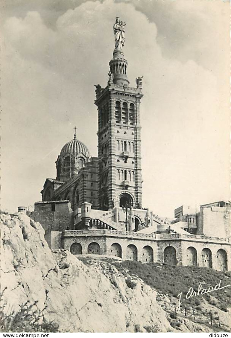 13 - Marseille - Basilique De Notre-Dame De La Garde - CPSM Grand Format - Carte Neuve - Voir Scans Recto-Verso - Notre-Dame De La Garde, Funicular Y Virgen