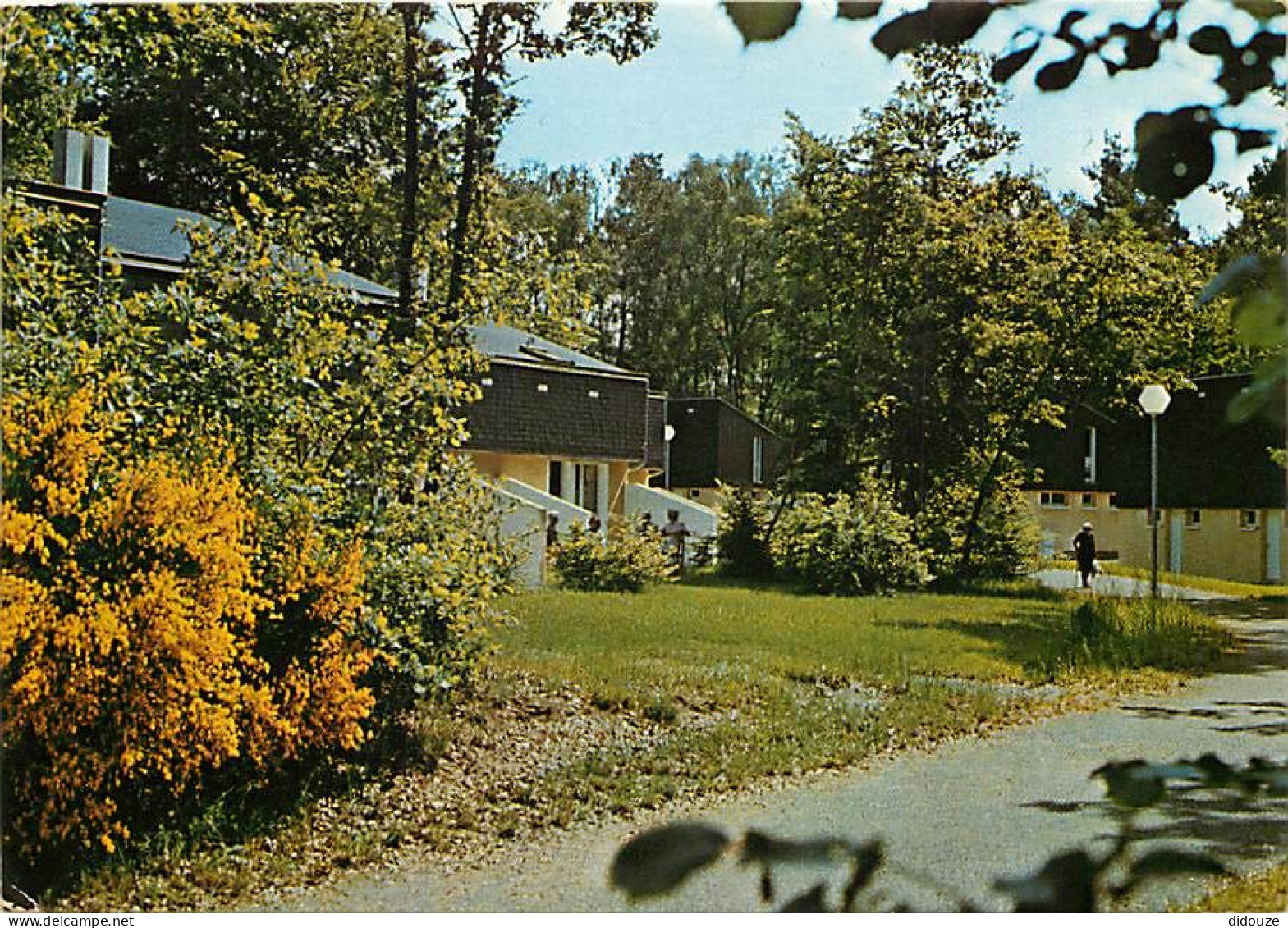 19 - Eygurande - Village De Vacances V.A.L. L'abeille - CPM - Voir Scans Recto-Verso - Eygurande