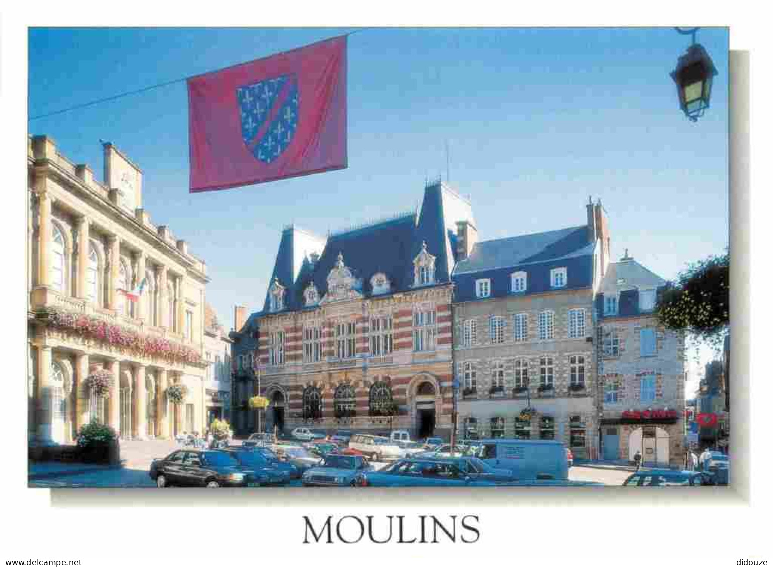 03 - Moulins - Place De L'Hôtel De Ville - Automobiles - Blasons - CPM - Carte Neuve - Voir Scans Recto-Verso - Moulins