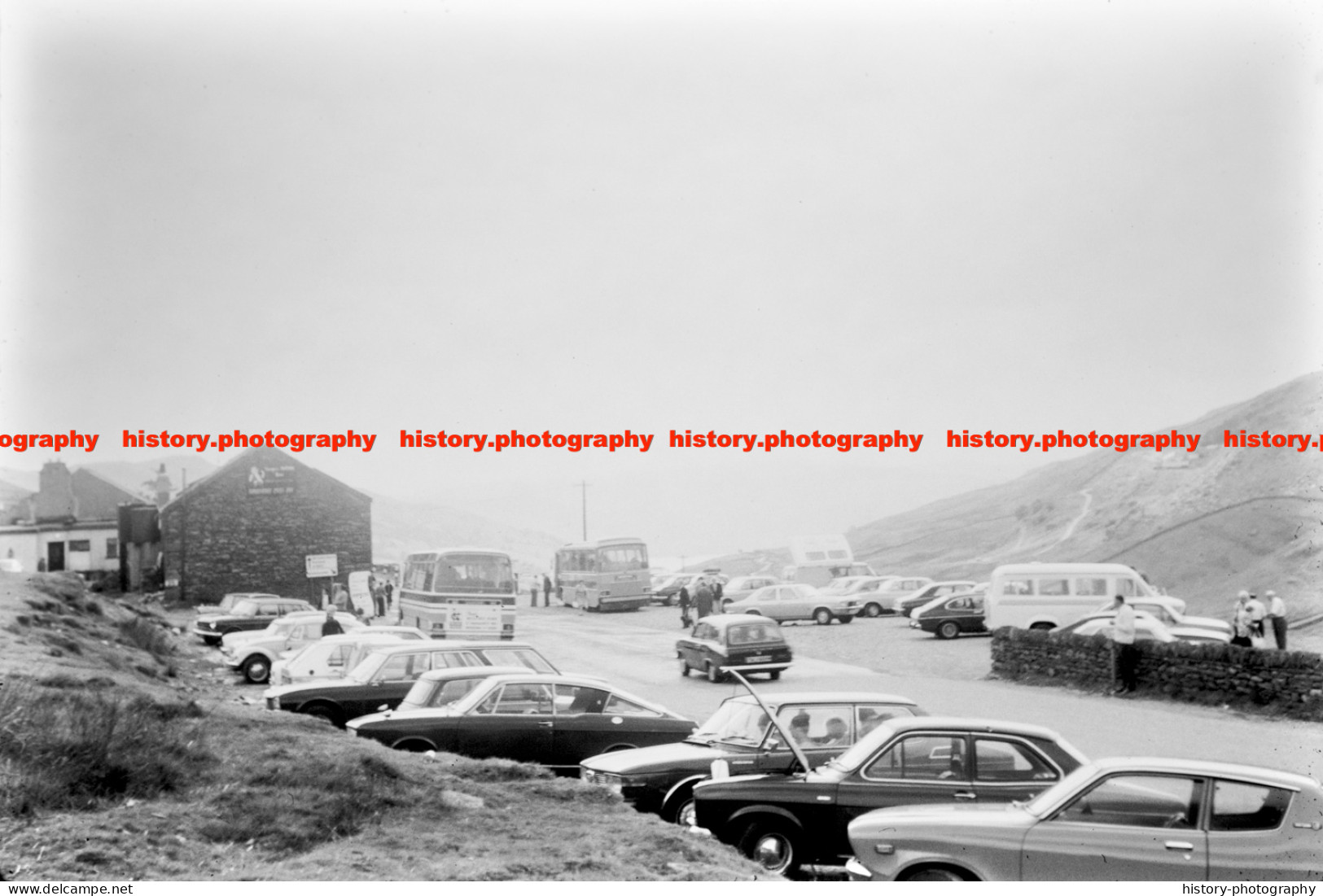 Q002844 Kirkstone Pass Inn. Carpark. Ambleside. Cumbria. 1977 - REPRODUCTION - Andere & Zonder Classificatie