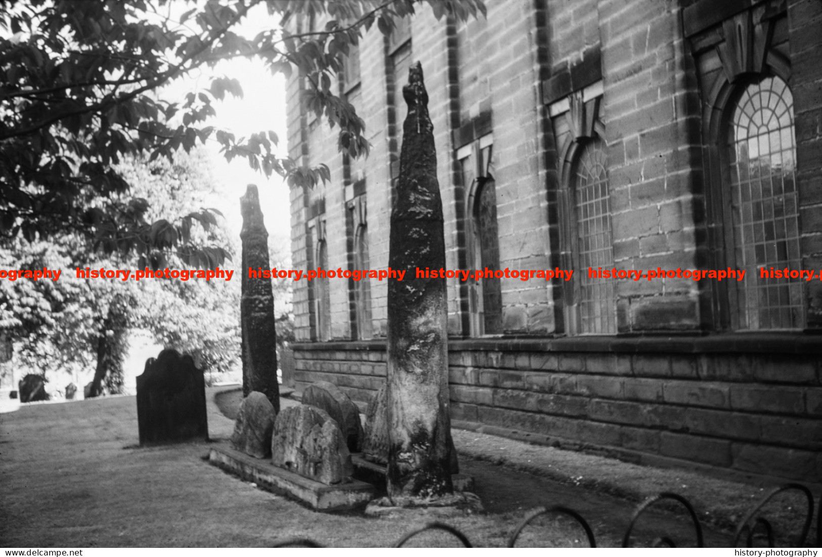 Q002840 Giants Grave. St Andrews Church. Penrith. Cumbria. 1976 - REPRODUCTION - Andere & Zonder Classificatie