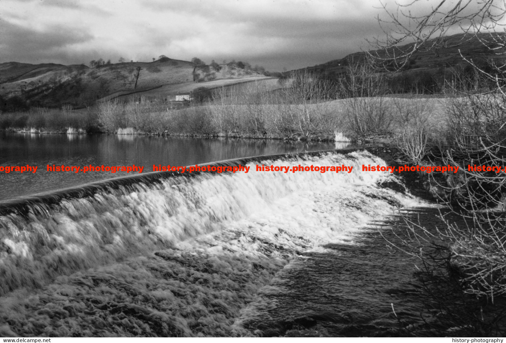 Q002836 Weir At Staveley. Cumbria. 1964 - REPRODUCTION - Andere & Zonder Classificatie