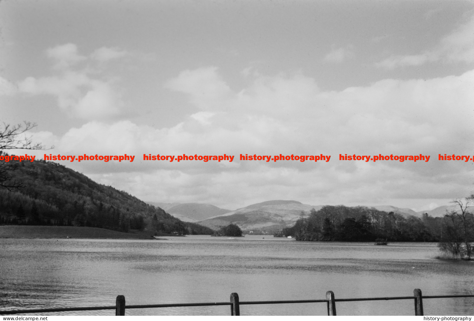 Q002728 Head Of Windermere From Ferry. Cumbria. 1964 - REPRODUCTION - Sonstige & Ohne Zuordnung