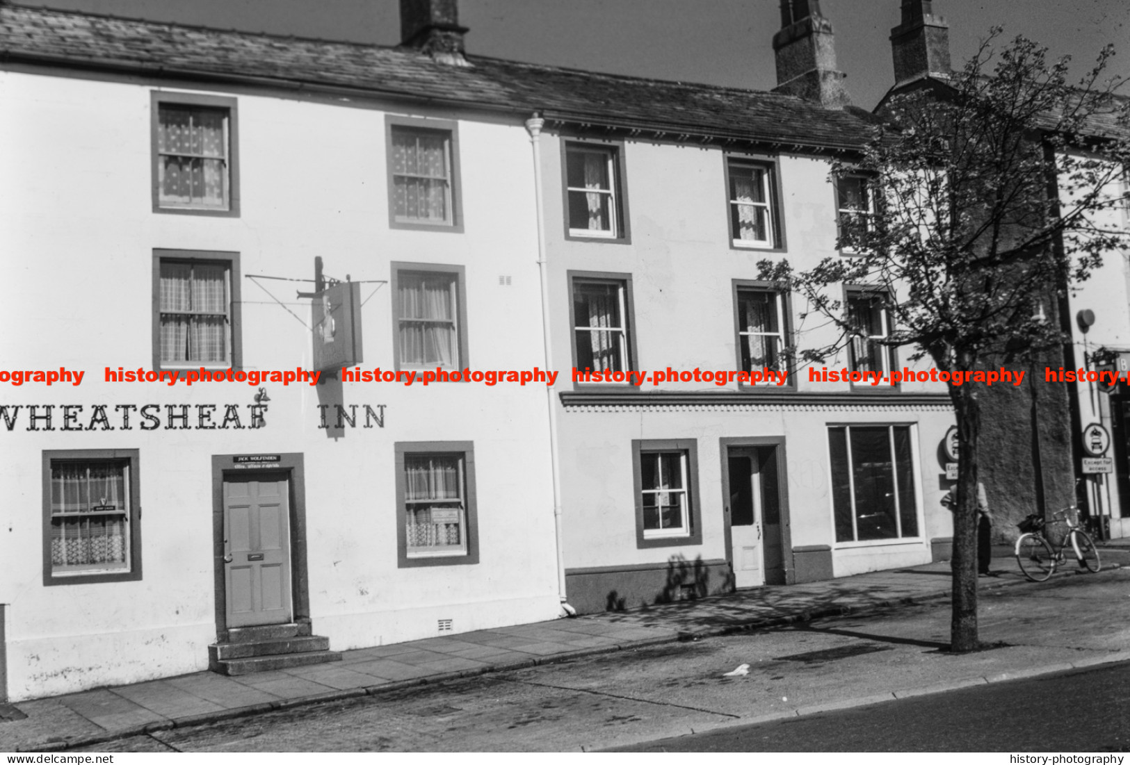 Q003539 Egremont. Wheatsheaf Inn. Cumbria. 1971 - REPRODUCTION - Altri & Non Classificati