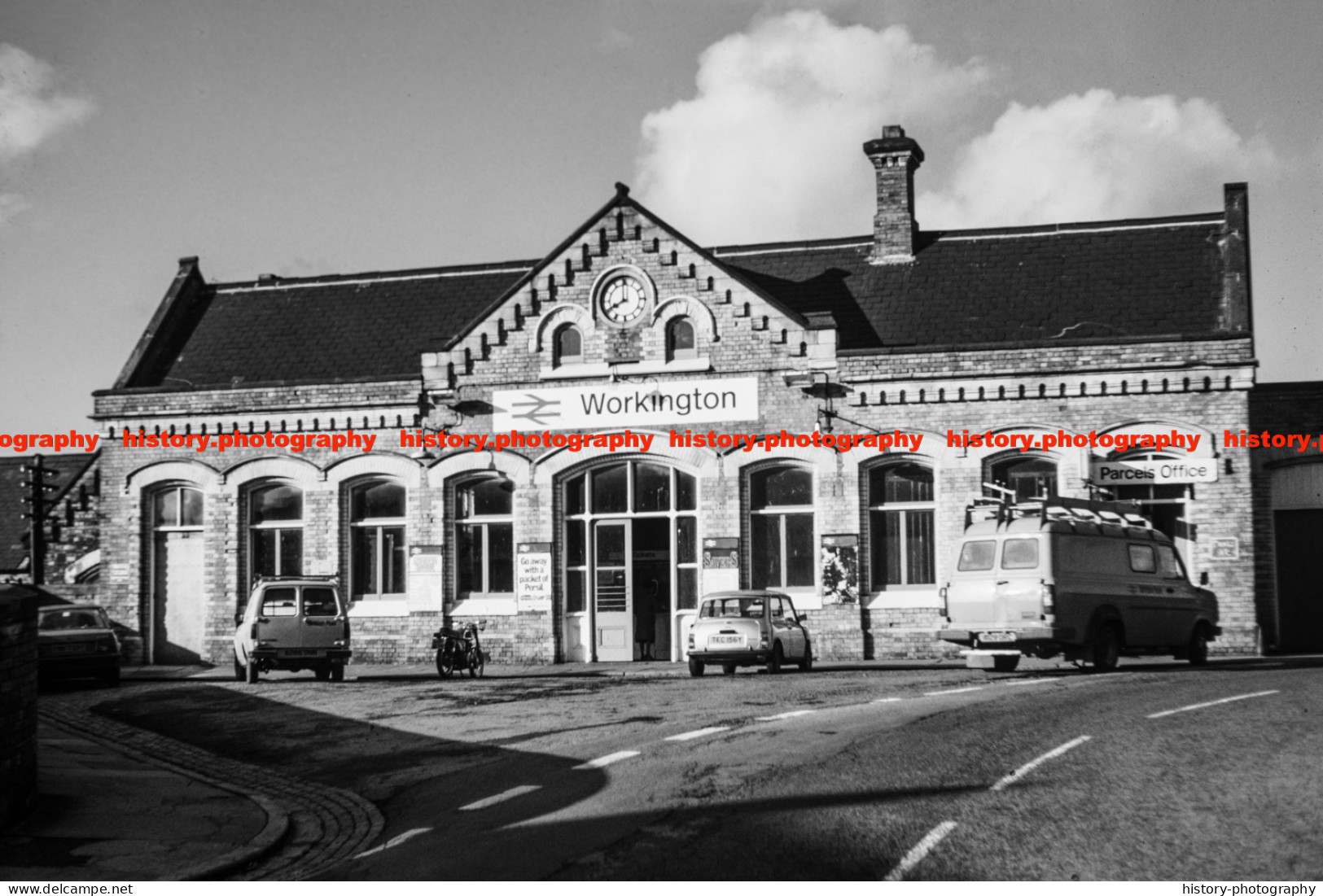 Q003511 Workington Railway Station. Cumbria. 1984 - REPRODUCTION - Altri & Non Classificati