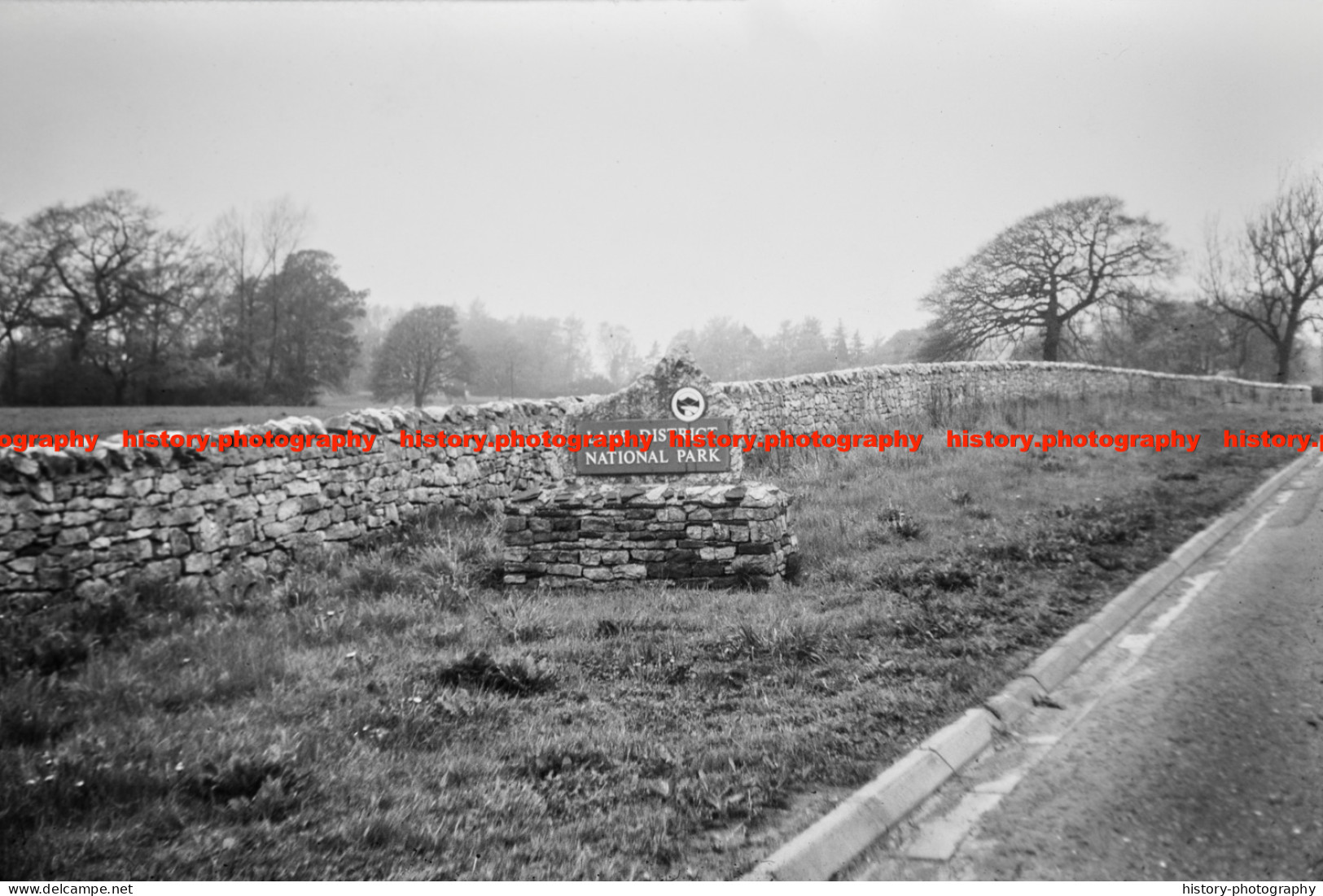 Q003466 Lake District National Park Sign. Cumbria. 1979 - REPRODUCTION - Altri & Non Classificati