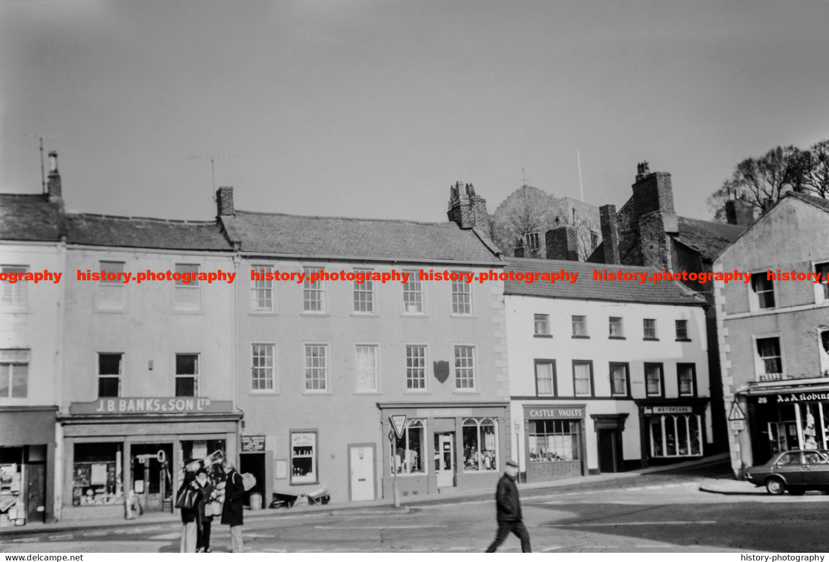 Q003458 Cockermouth. Street View. Shops. Cumbria. 1976 - REPRODUCTION - Altri & Non Classificati