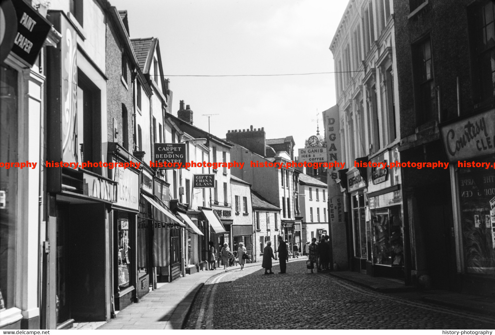 Q003271 Ulverston. Shops. Street View. Cumbria. 1974 - REPRODUCTION - Altri & Non Classificati