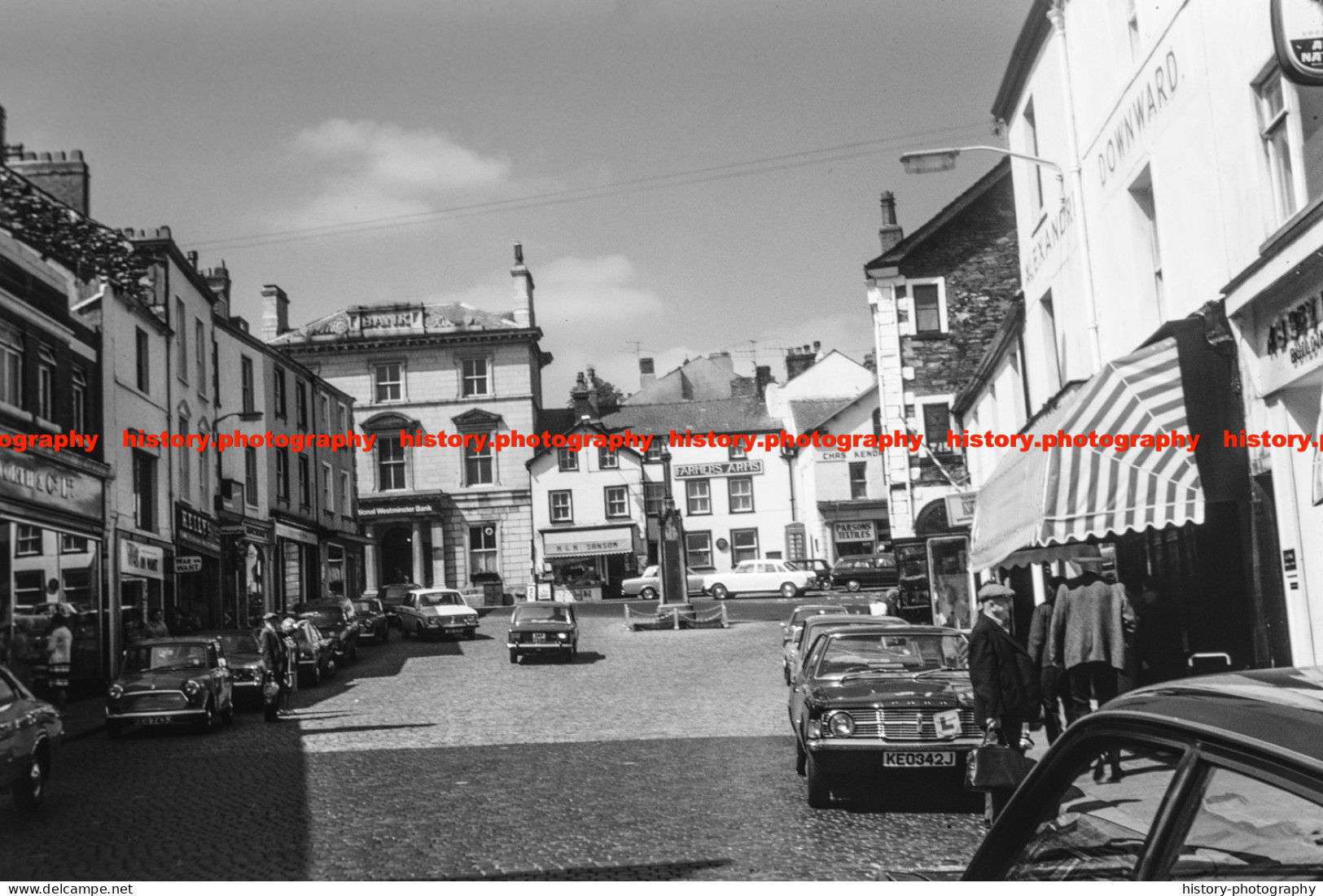 Q003266 Market Square. Ulverston. Cumbria. 1974 - REPRODUCTION - Altri & Non Classificati