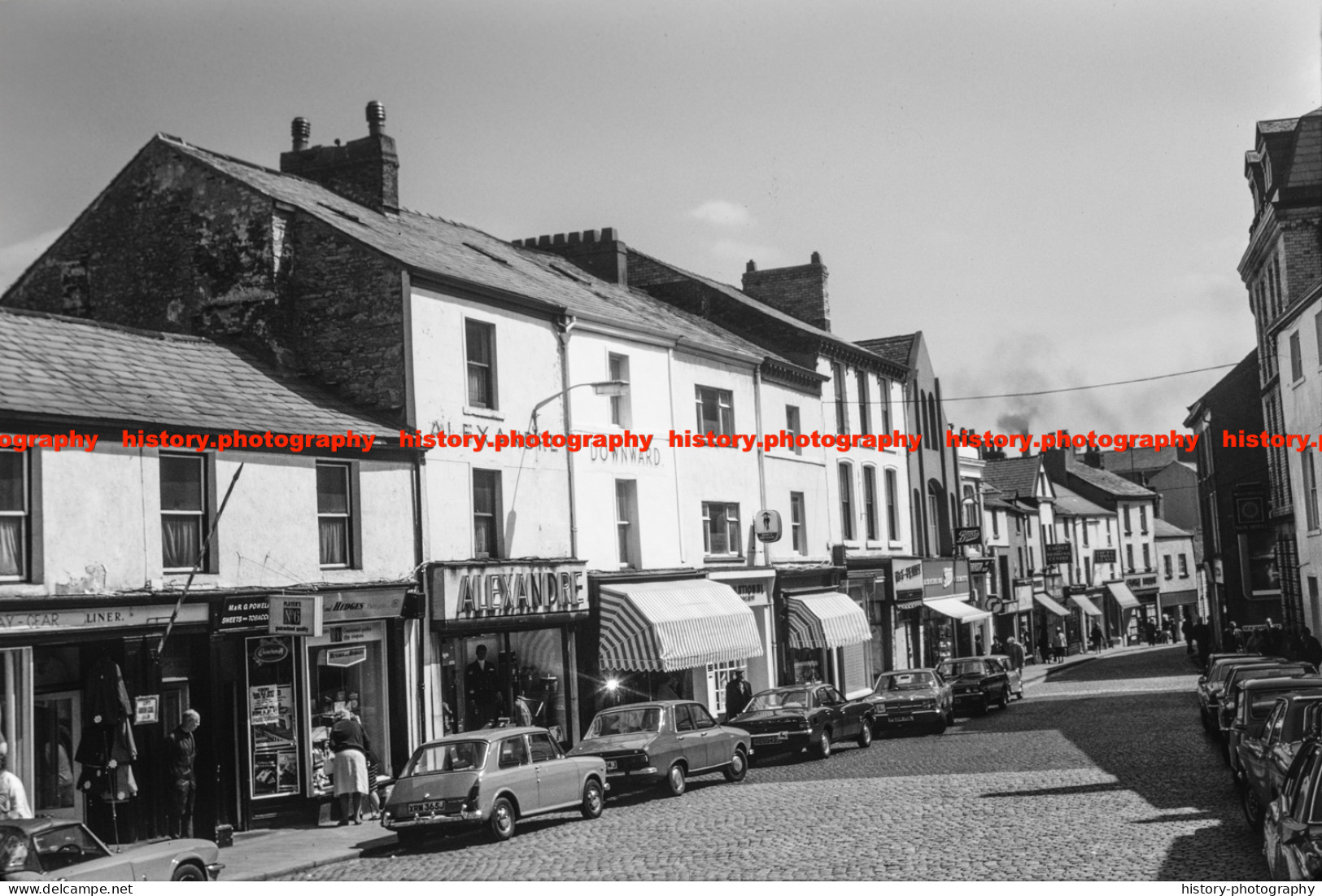 Q003228 Ulverston. Shops. Street View. Cumbria. 1974 - REPRODUCTION - Altri & Non Classificati