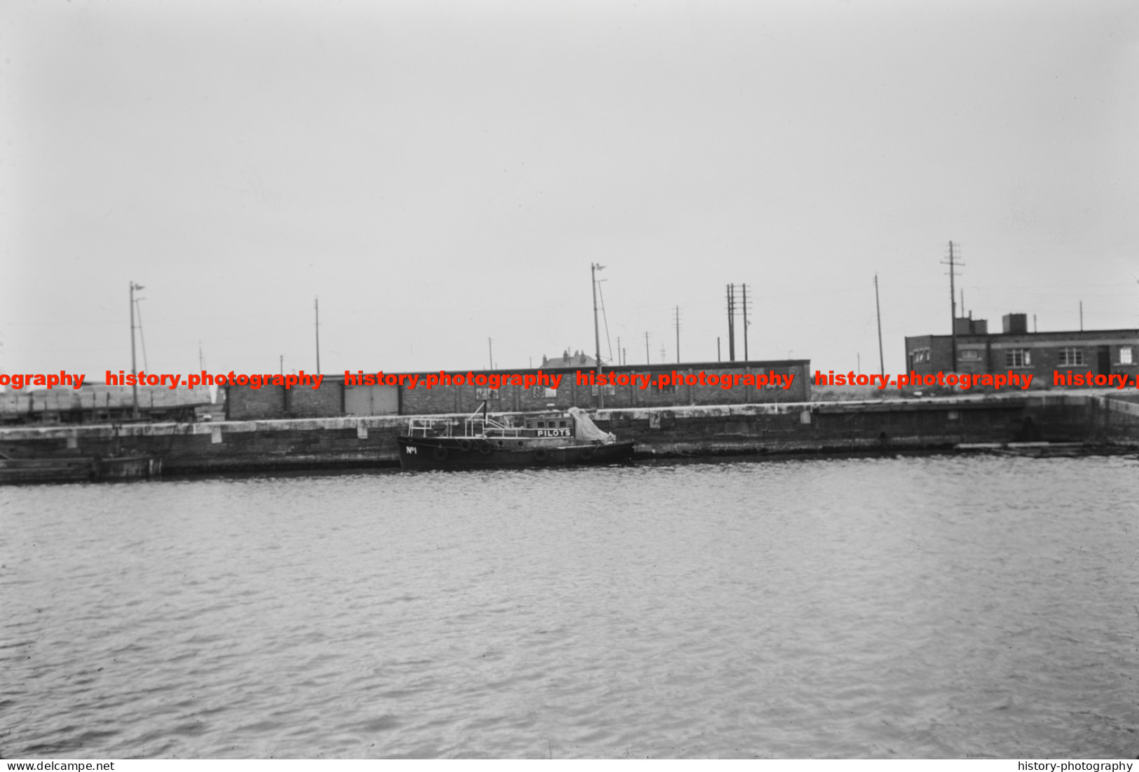Q003216 Pilots. Ship. Barrow In Furness. 1968 - REPRODUCTION - Other & Unclassified