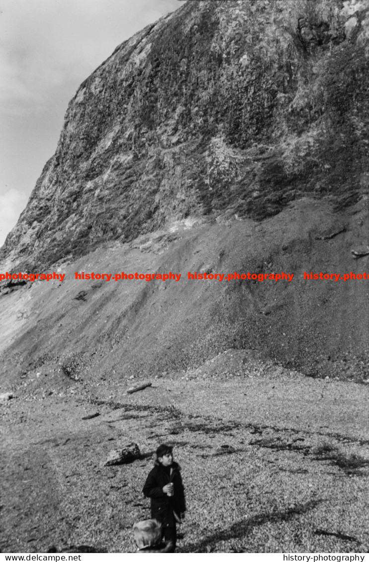 Q003222 Slag Heap Cliff. Cocken. Barrow In Furness. 1979 - REPRODUCTION - Other & Unclassified