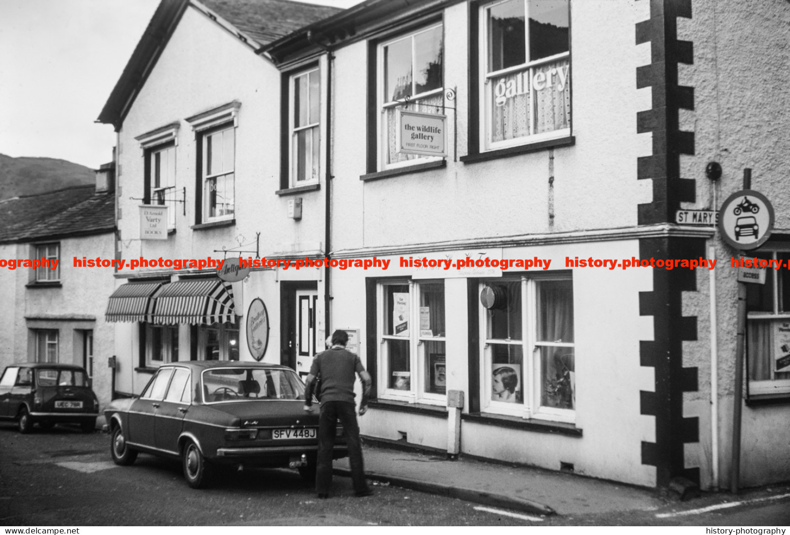 Q003113 Ambleside. Shops. Hair Salon. Church St. St. Marys Lane. Cumbria. 1977 - REPRODUCTION - Autres & Non Classés