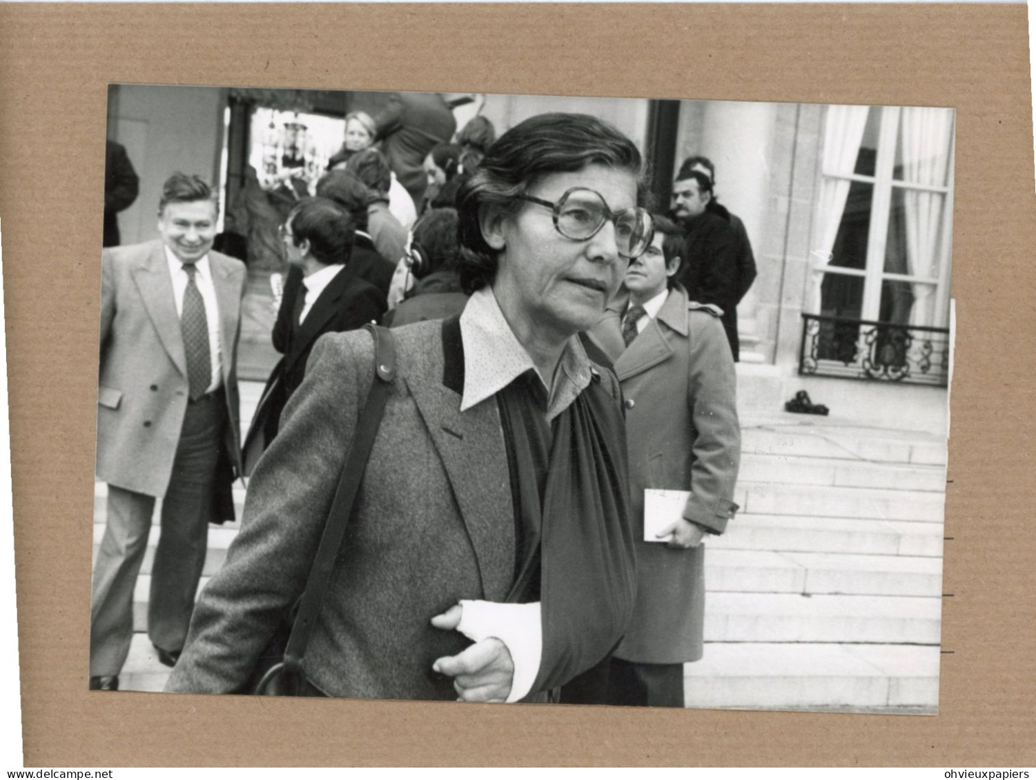 lot de 17 photos  - MONIQUE PELLETIER  femme politique, ministre  déléguée à  la condition féminine  en 1979