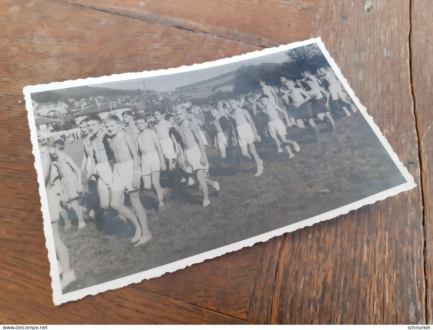 SCHWEIZER JUGEND DAZUMAL - BERN - ALFRED ROHRER - KLEINE Und GROSSE JUNGS In TURN DRESS - UMZUG - SCHWEIZ - Persone Anonimi