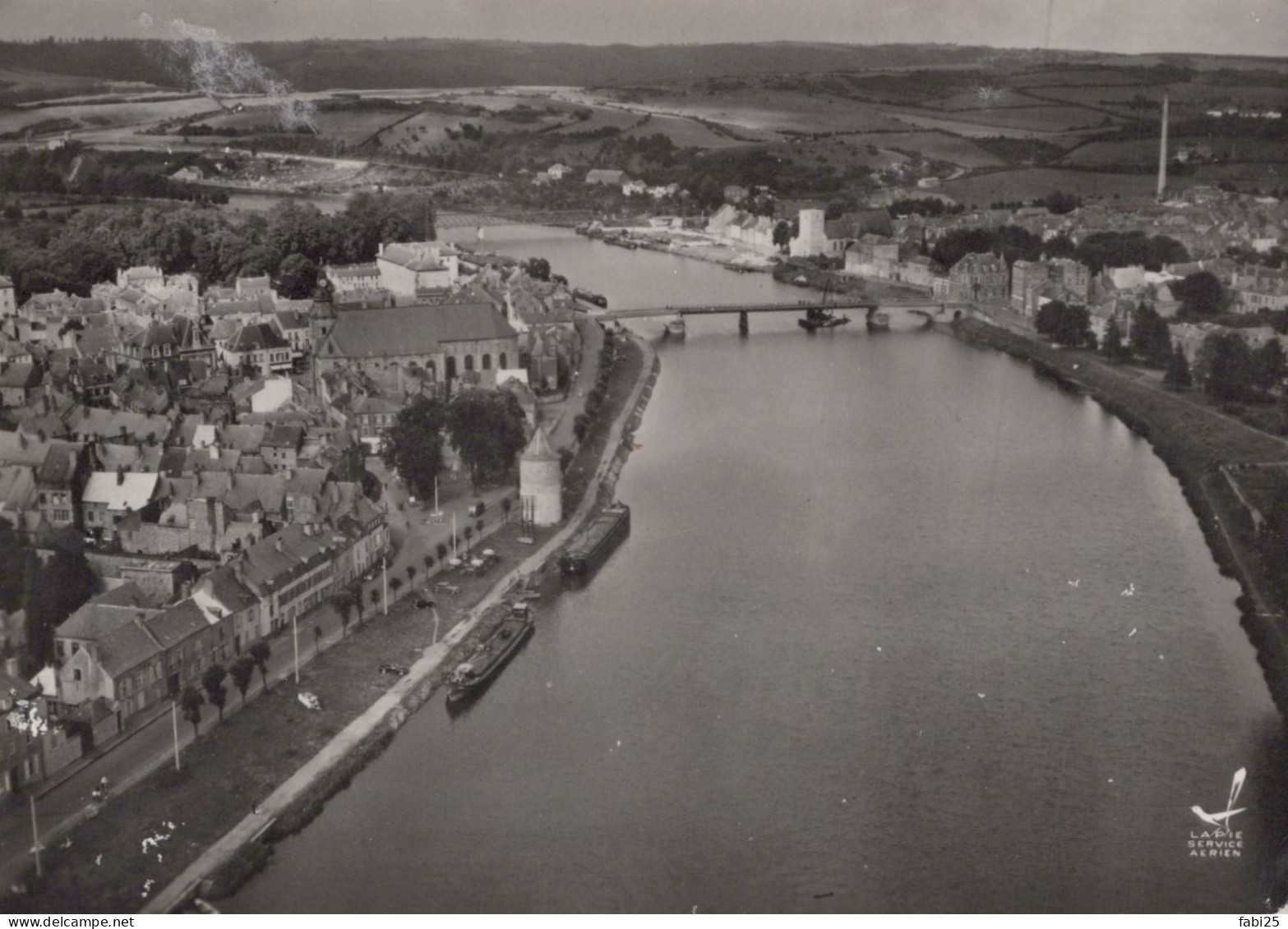 EN AVION AU DESSUS DE GIVET LA MEUSE ET L EGLISE SAINT HILAIRE - Givet