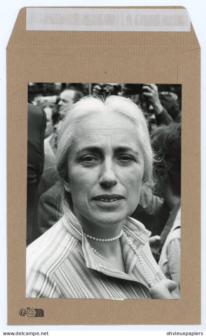 Politique  FRANCE - Lot De 7 Photos  NICOLE QUESTIAUX  Femme Politique Ministre De La Solidarité En 1981 - Persone Identificate