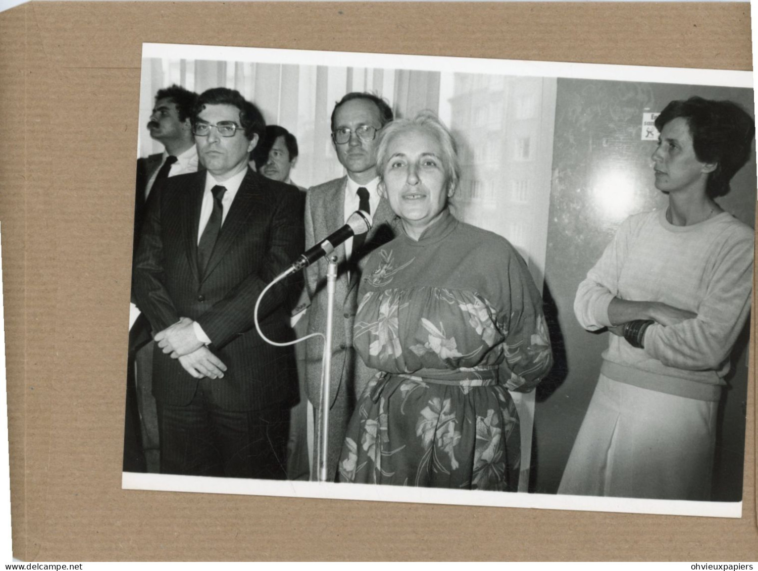 Politique  FRANCE - Lot De 7 Photos  NICOLE QUESTIAUX  Femme Politique Ministre De La Solidarité En 1981 - Personnes Identifiées