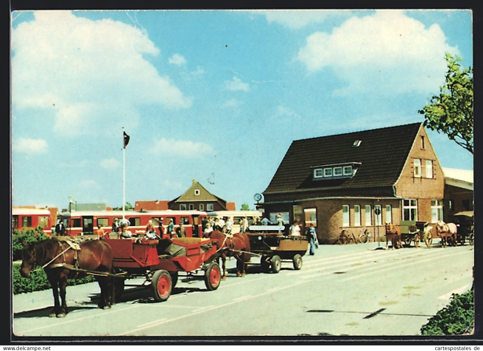 AK Langeoog, Strassenpartie Am Inselbahnhof Mit Pferdewägen  - Langeoog