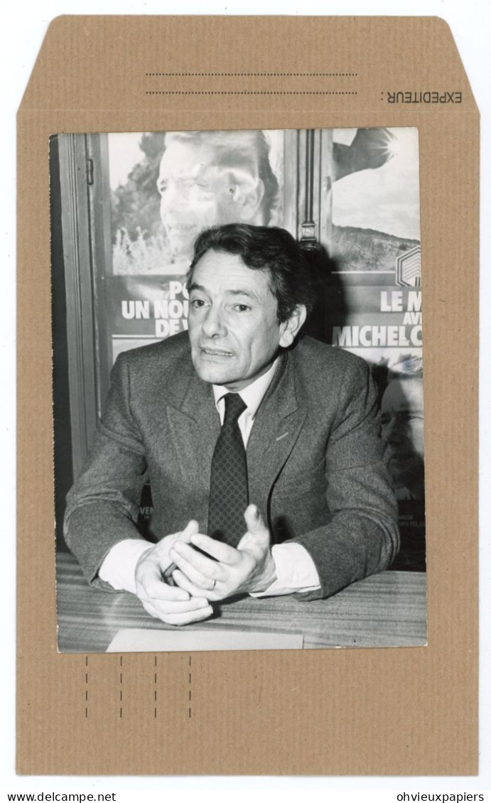 Politique  FRANCE - 4 Photos   MICHEL  CREPEAU  Homme Politique MRG   , Ministre , Maire De LA ROCHELLE   De 1971 à 1999 - Personnes Identifiées