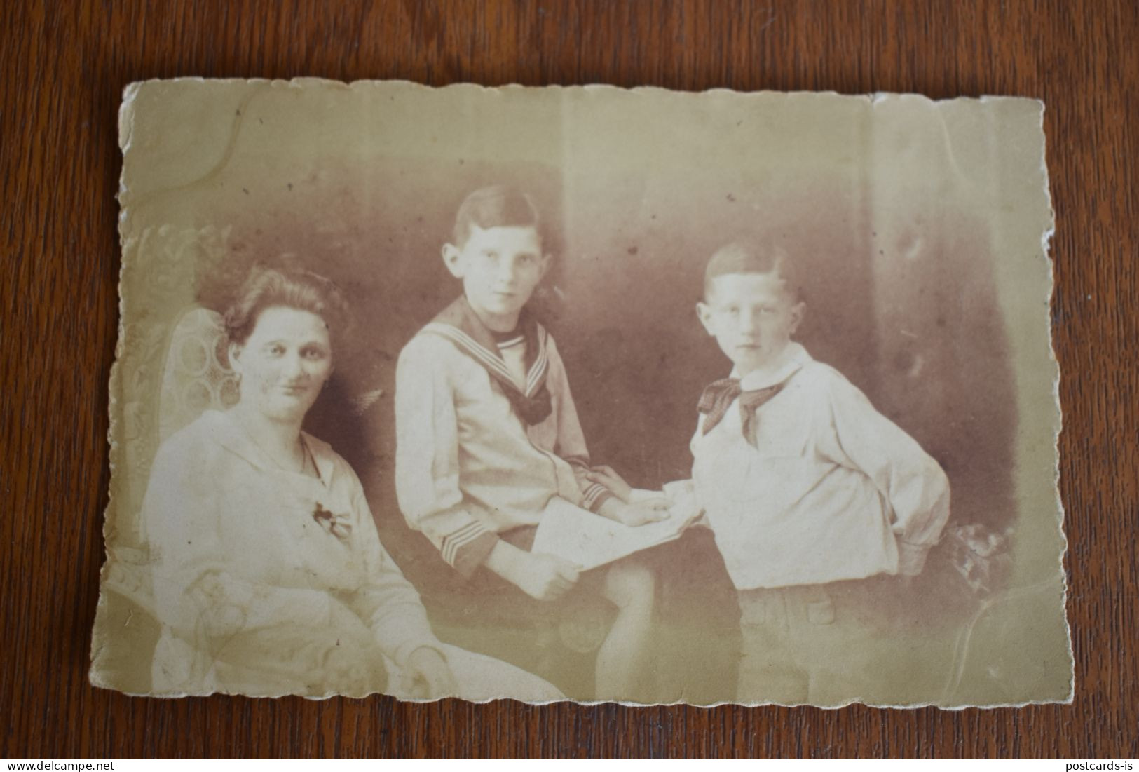 F1986 Photo Romania Mother With Her Boys - Photographie