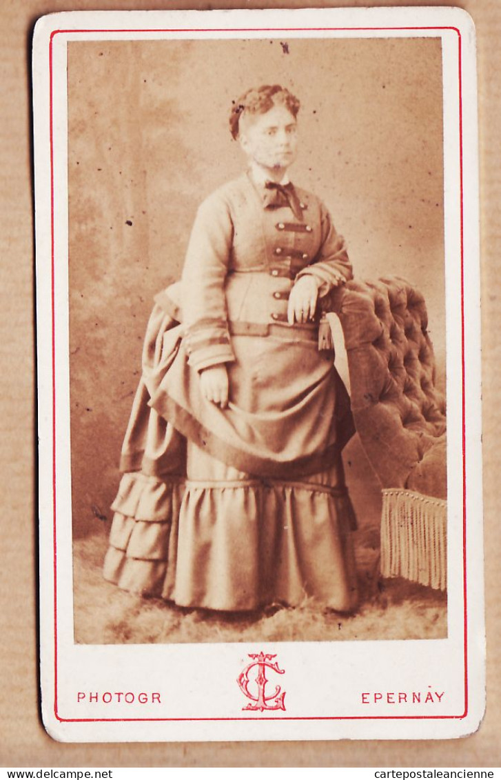 26322 / ⭐ CDV EPERNAY Marne Femme ROBE à PANIER Dite POLONAISE Mode 1874 Photographie LEGEE Rue Chemin De Fer Format CDV - Anciennes (Av. 1900)
