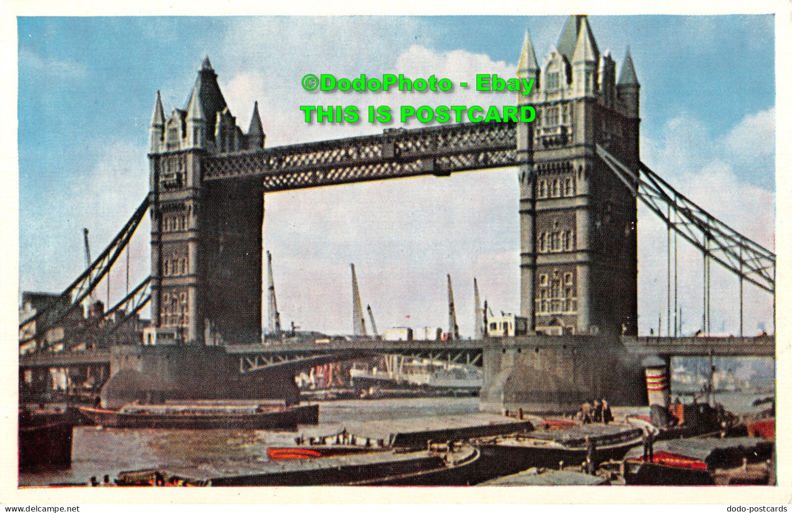 R435467 London. The Tower Bridge. A. V. Fry. Postcard - Altri & Non Classificati